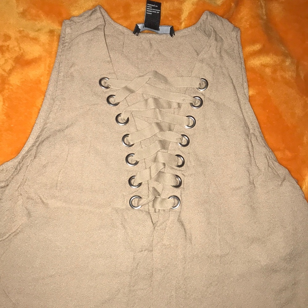 tan crop top!